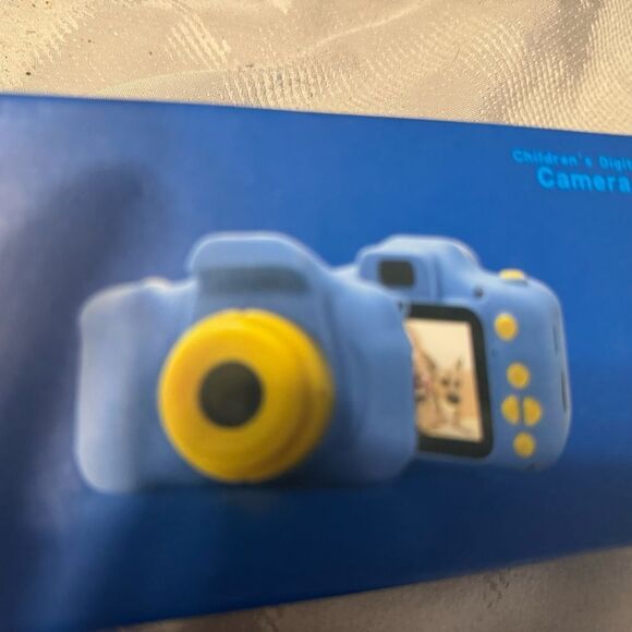 Kids Digital Camera Like New! Video, Photos, Rechargeable! Amazing Gift! - Picture 3 of 16